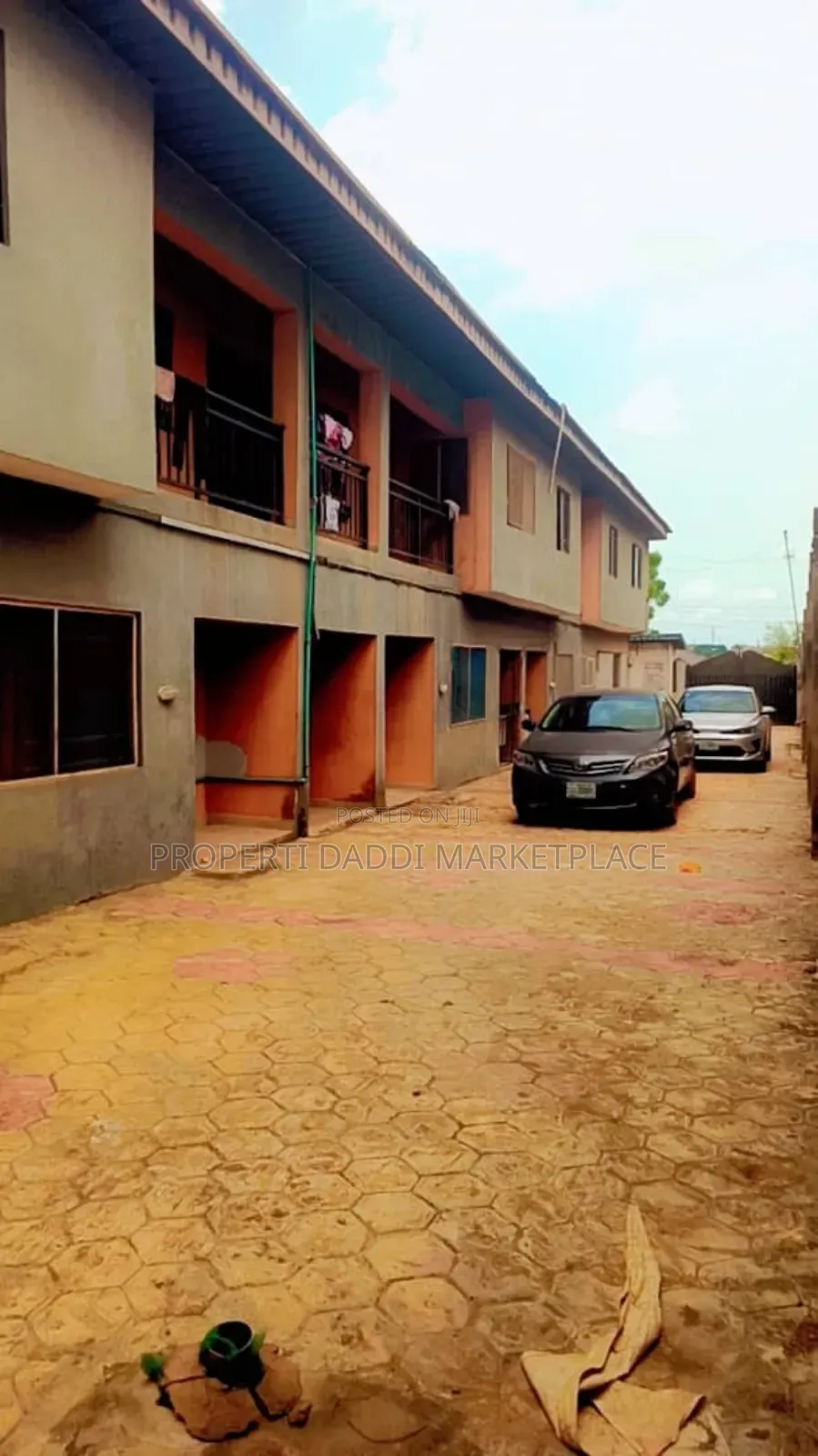 6bdrm Block of Flats in Peace Estate, Alimosho for sale