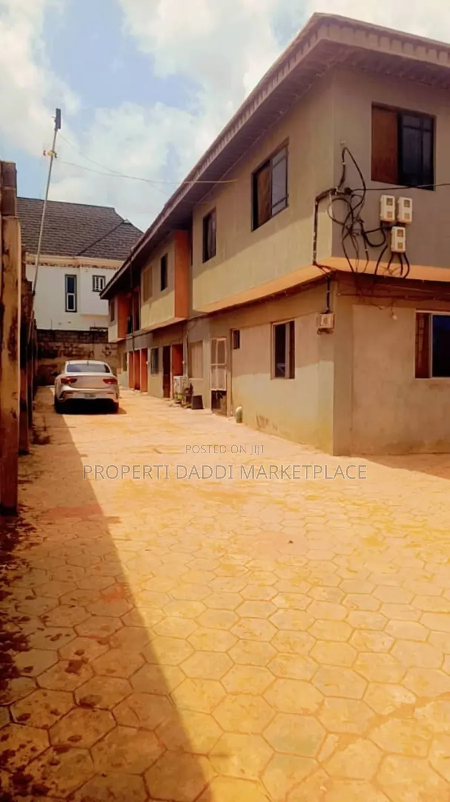 6bdrm Block of Flats in Peace Estate, Alimosho for sale