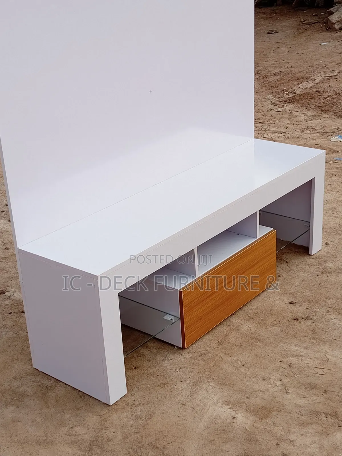 TVS62 Classic 4.5ft TV Stand W/ Lightings 55" TV Max