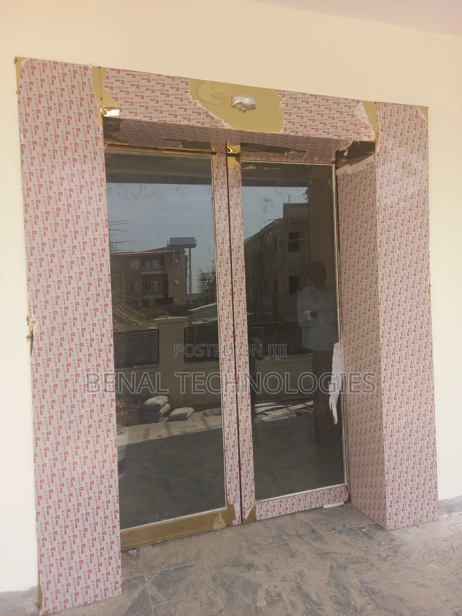 Sensors for Smarter, Sleeker Glass Doorways