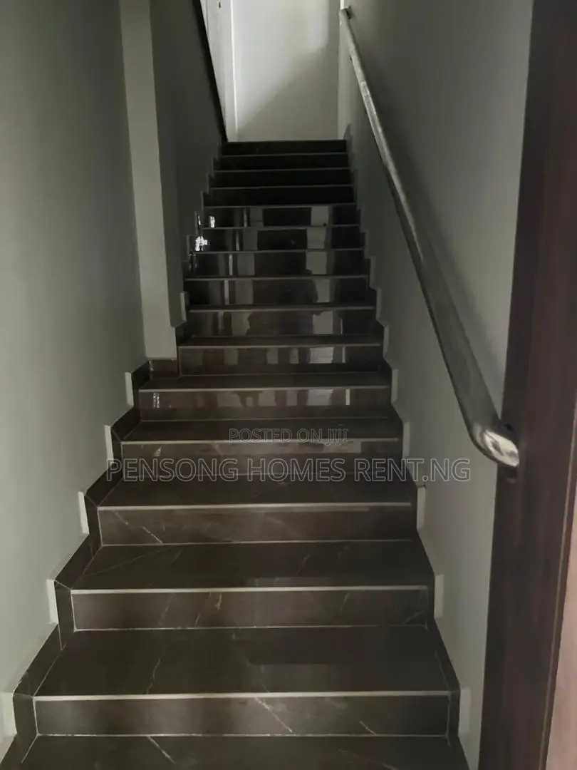 5bdrm Duplex in Cowry Creek, Ikate for rent
