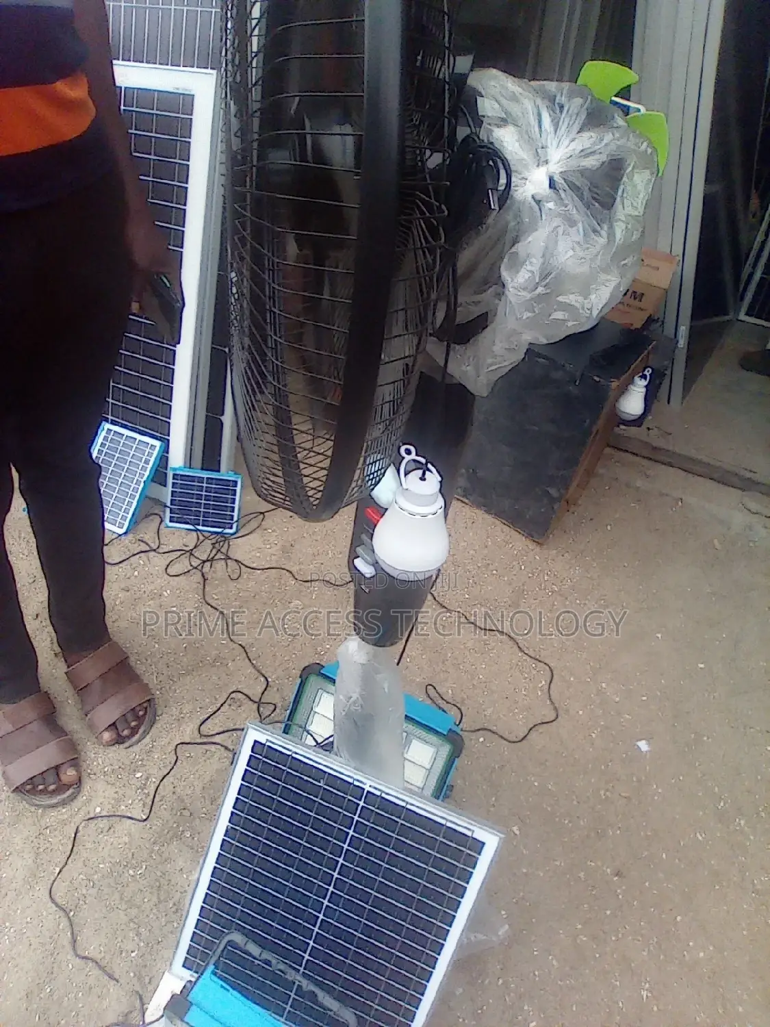 Long Lasting Solar Standing Fan