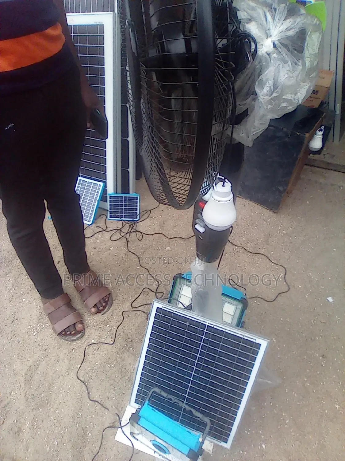 Quality Duration Solar Standing Fan