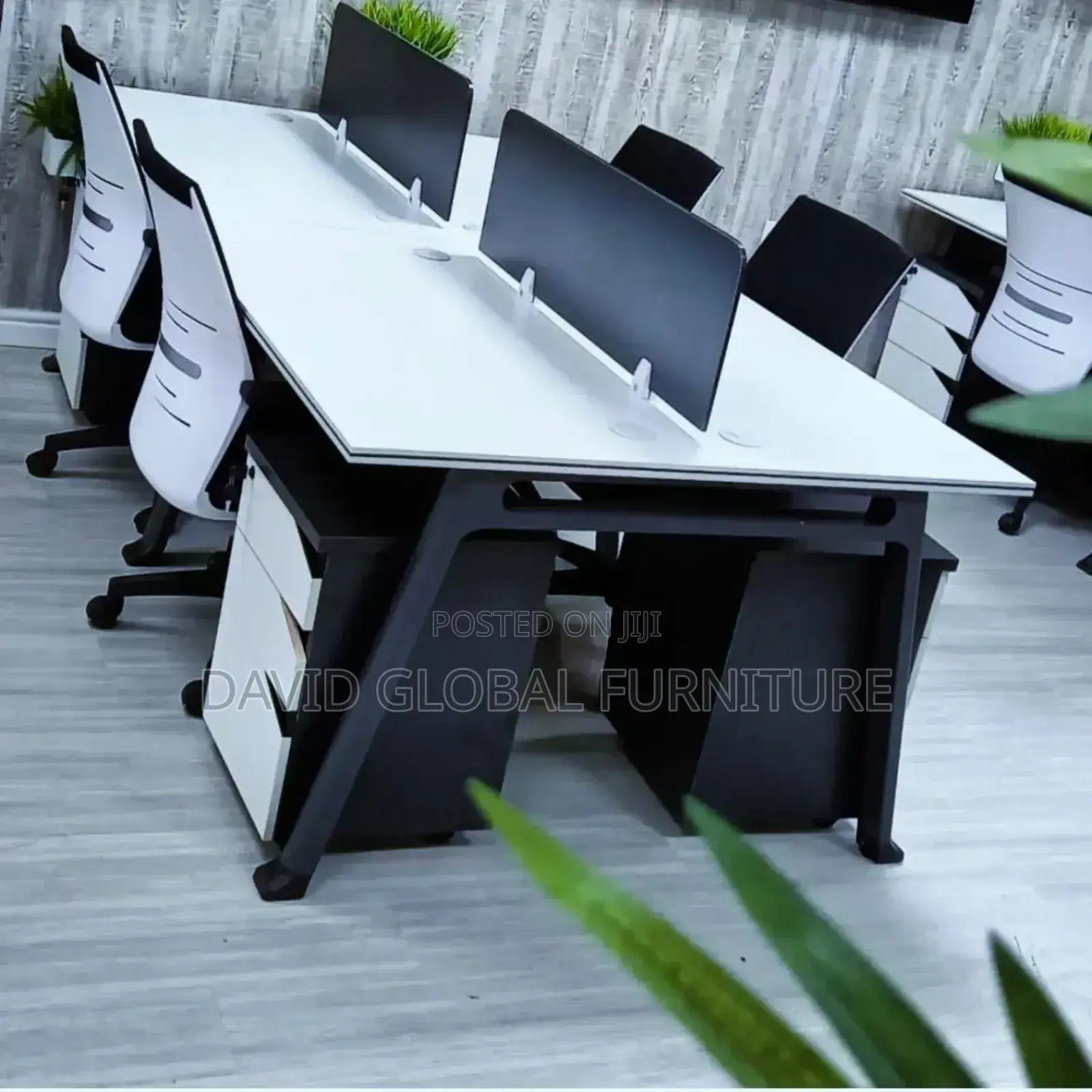 Top Quality Workstation Table With Chairs