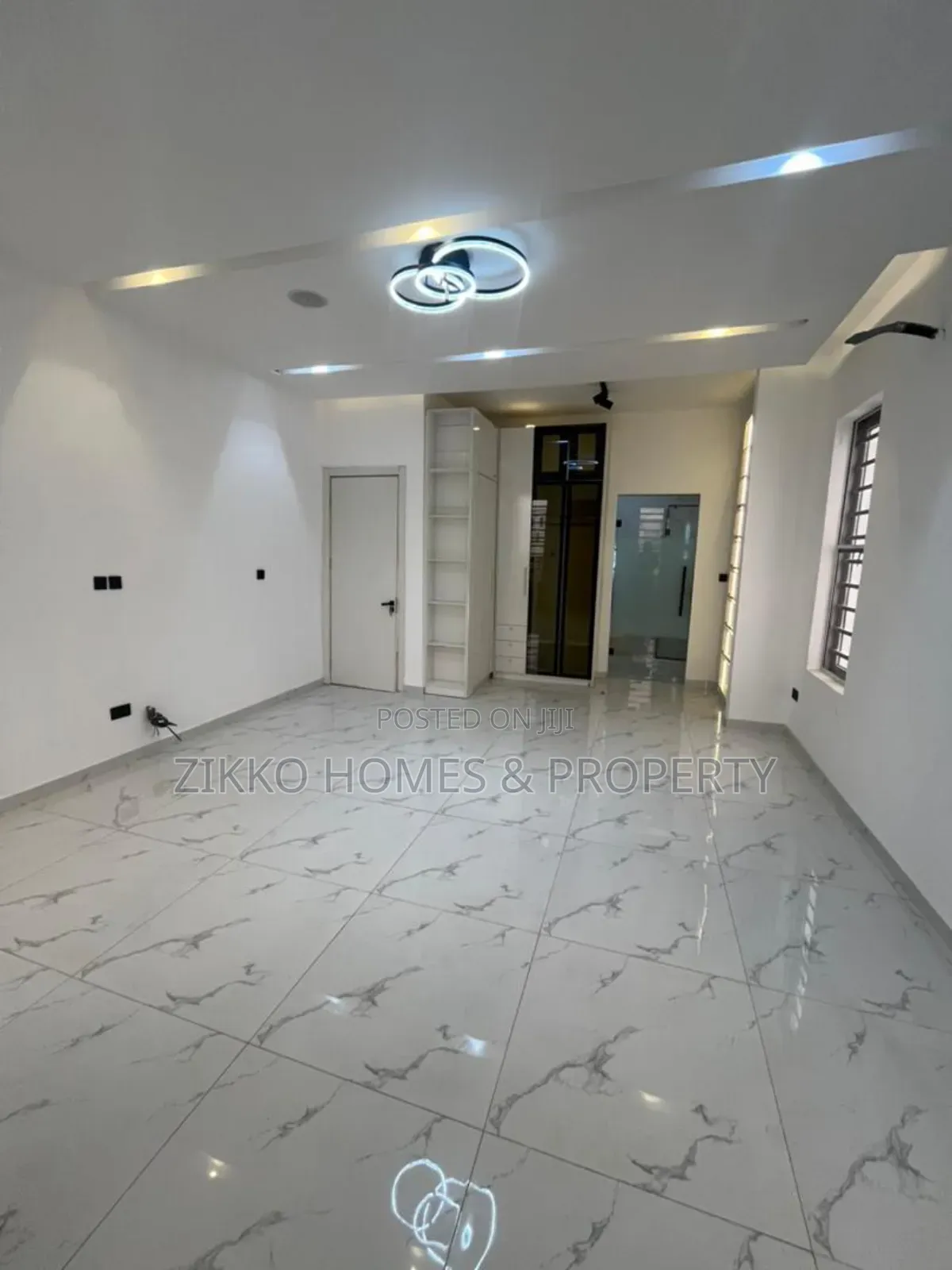 5bdrm Duplex in Ologolo, Lekki for sale