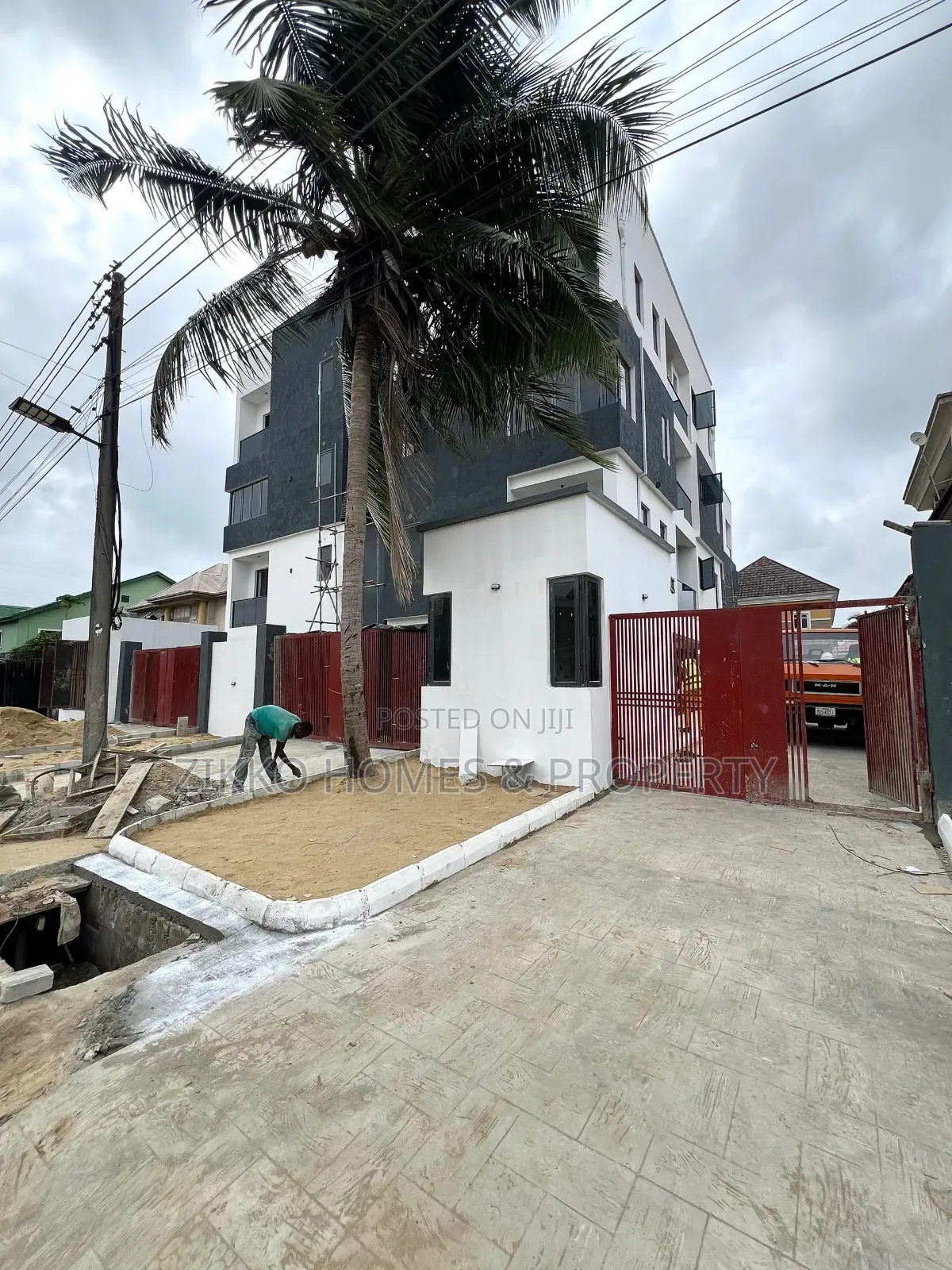 5bdrm Duplex in Lekki for sale