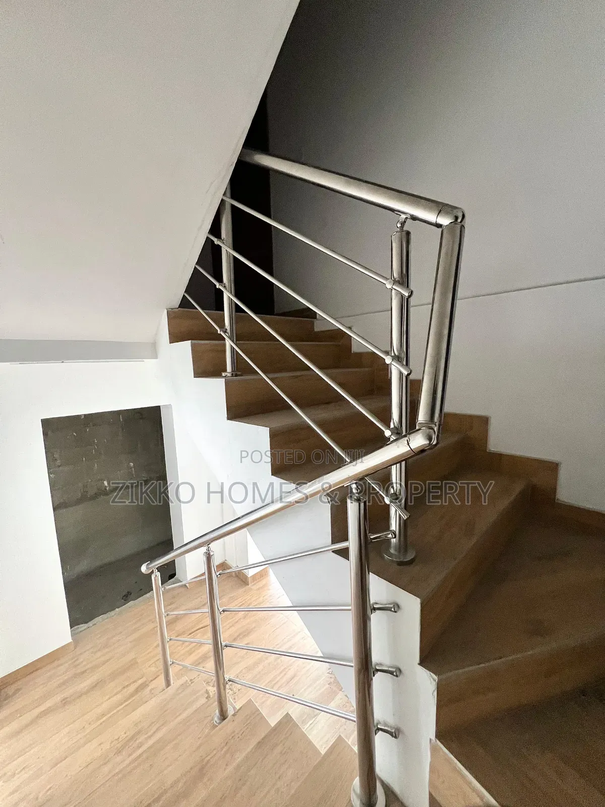 5bdrm Duplex in Lekki for sale