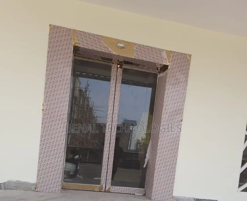 Advanced Glass Doorways Powered by Smart Sensors