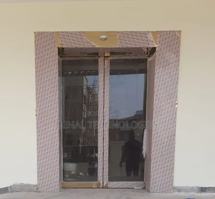 Smart Sensor for Enhanced Glass Doorway Accessibility