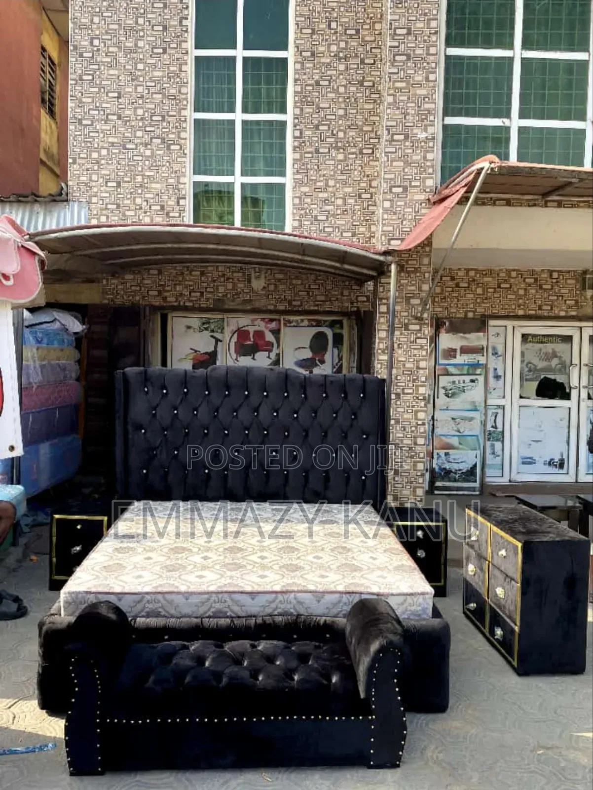 6x6 Complete Set of Upshotery Bedframe With Mattress