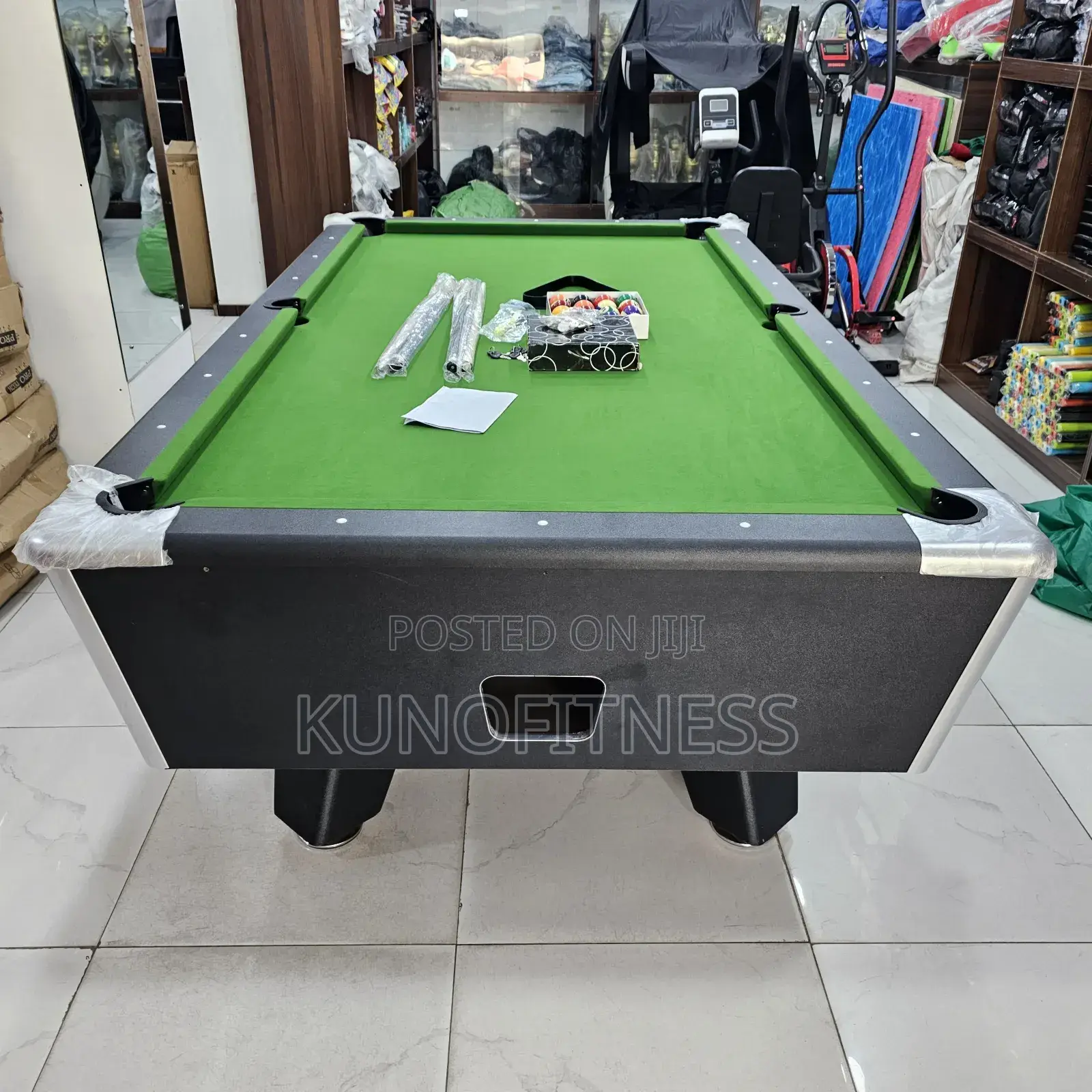 8ft Marble Coin-Operated Snooker Table, Premium Foreign