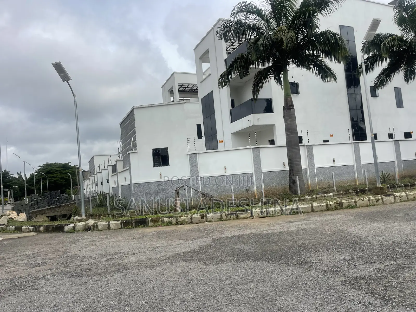 5bdrm Maisonette in Gwarimpa Estate By, Gwarinpa for sale
