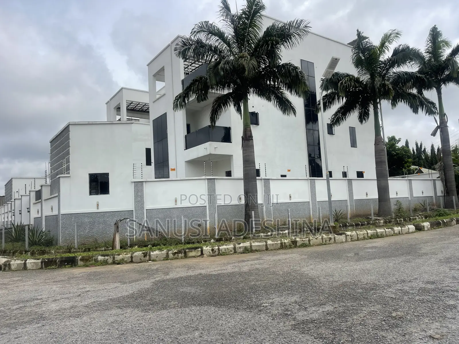 5bdrm Maisonette in Gwarimpa Estate By, Gwarinpa for sale