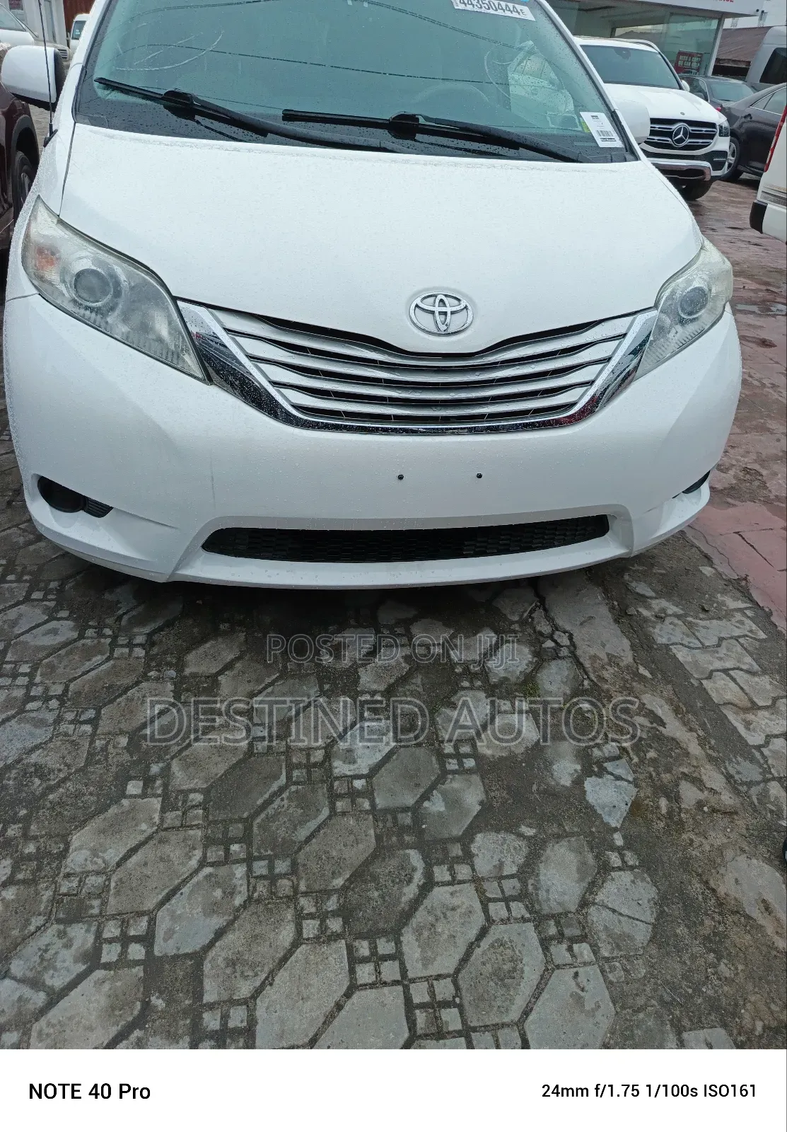 Toyota Sienna LE 7 Passenger 2012 White