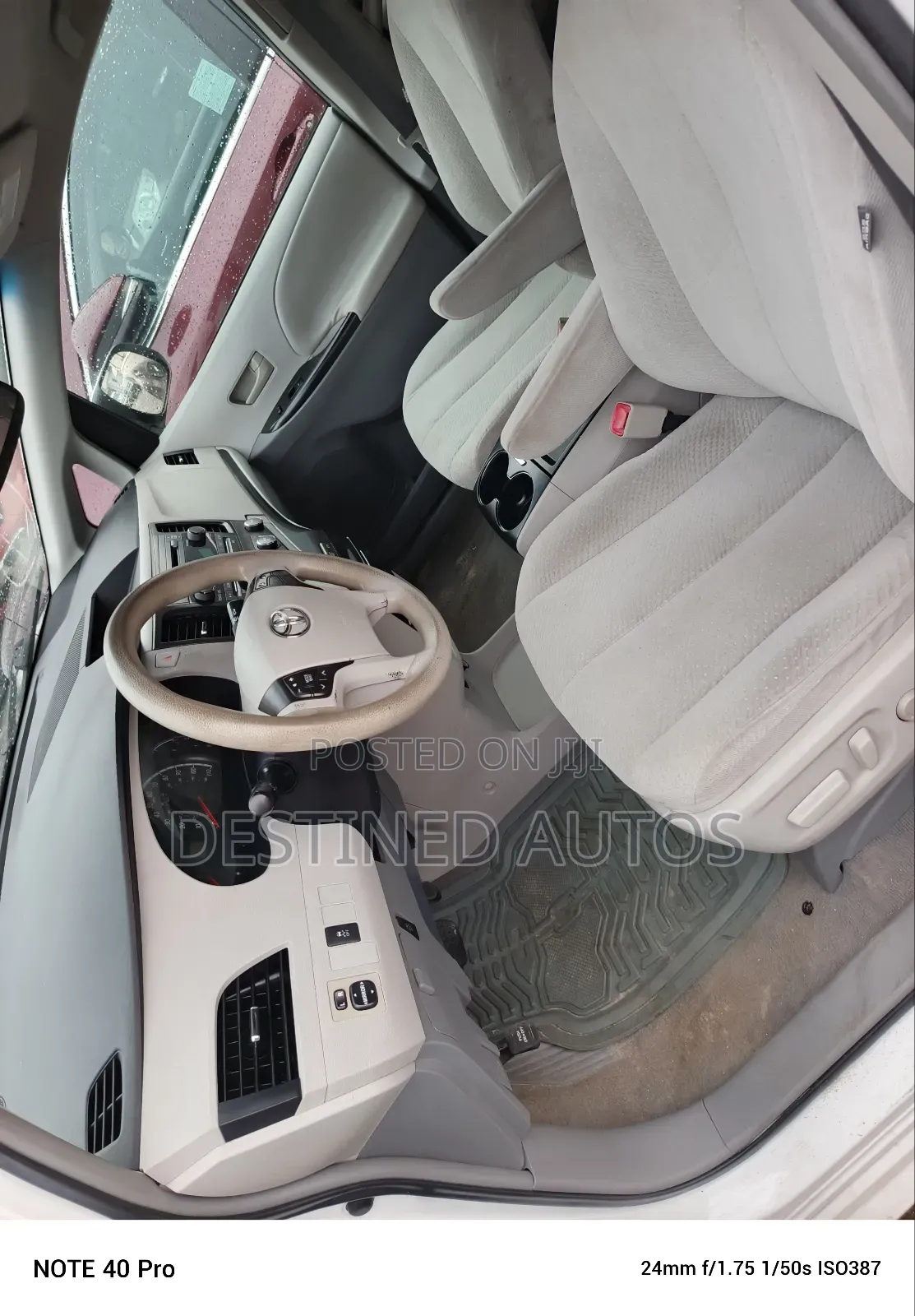 Toyota Sienna LE 7 Passenger 2012 White