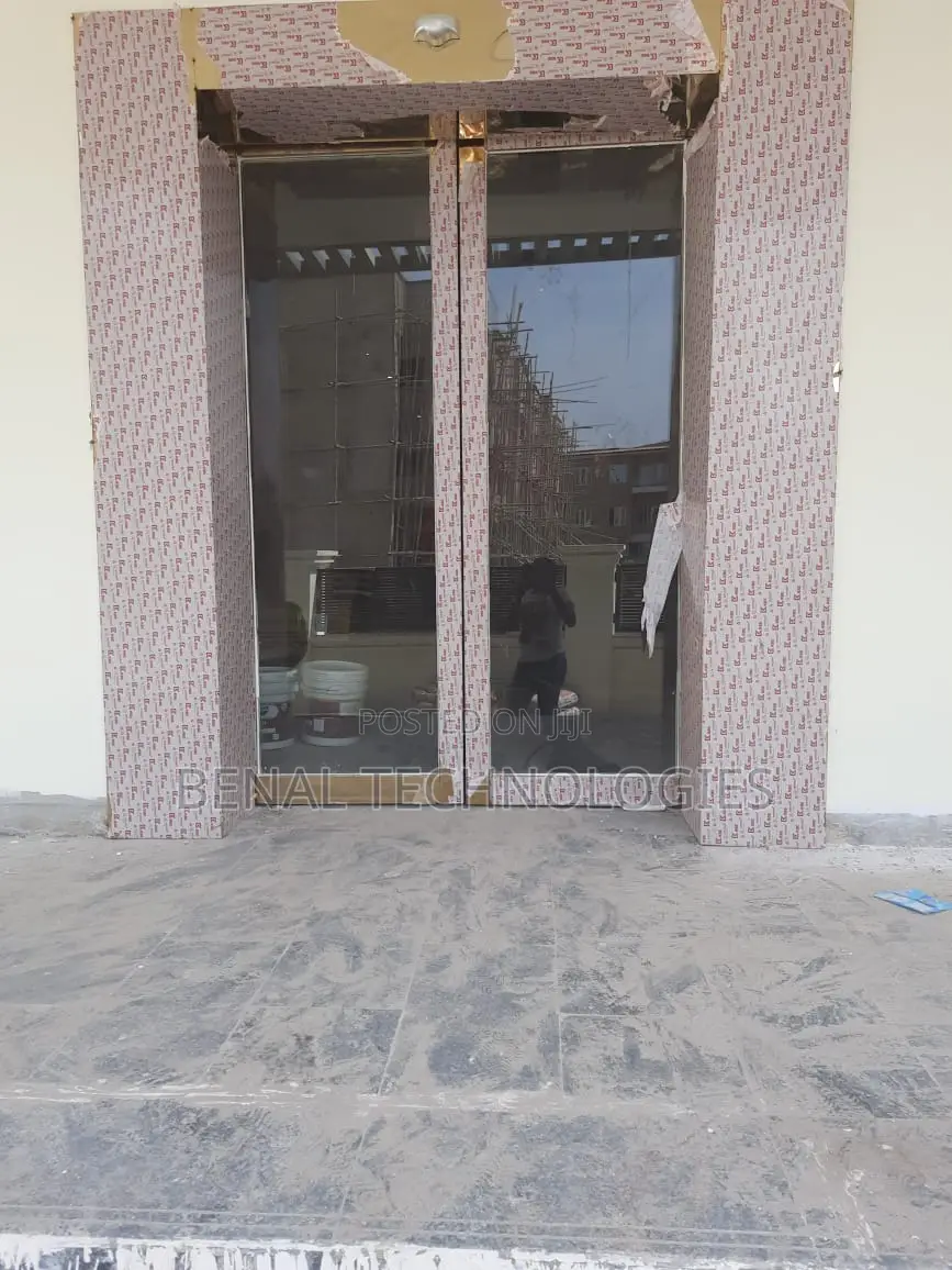Automating Glass Entryways With Intelligent Sensor Systems