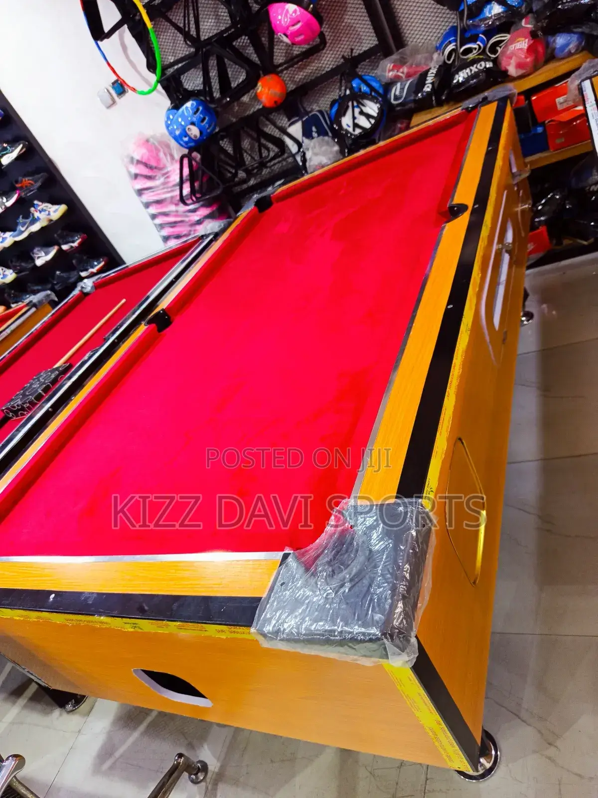 Coin  Snooker With Accessories