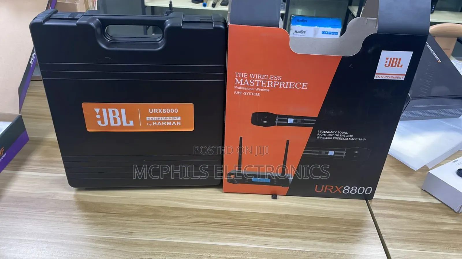 JBL Professional Wireless Microphone System Urx-8800