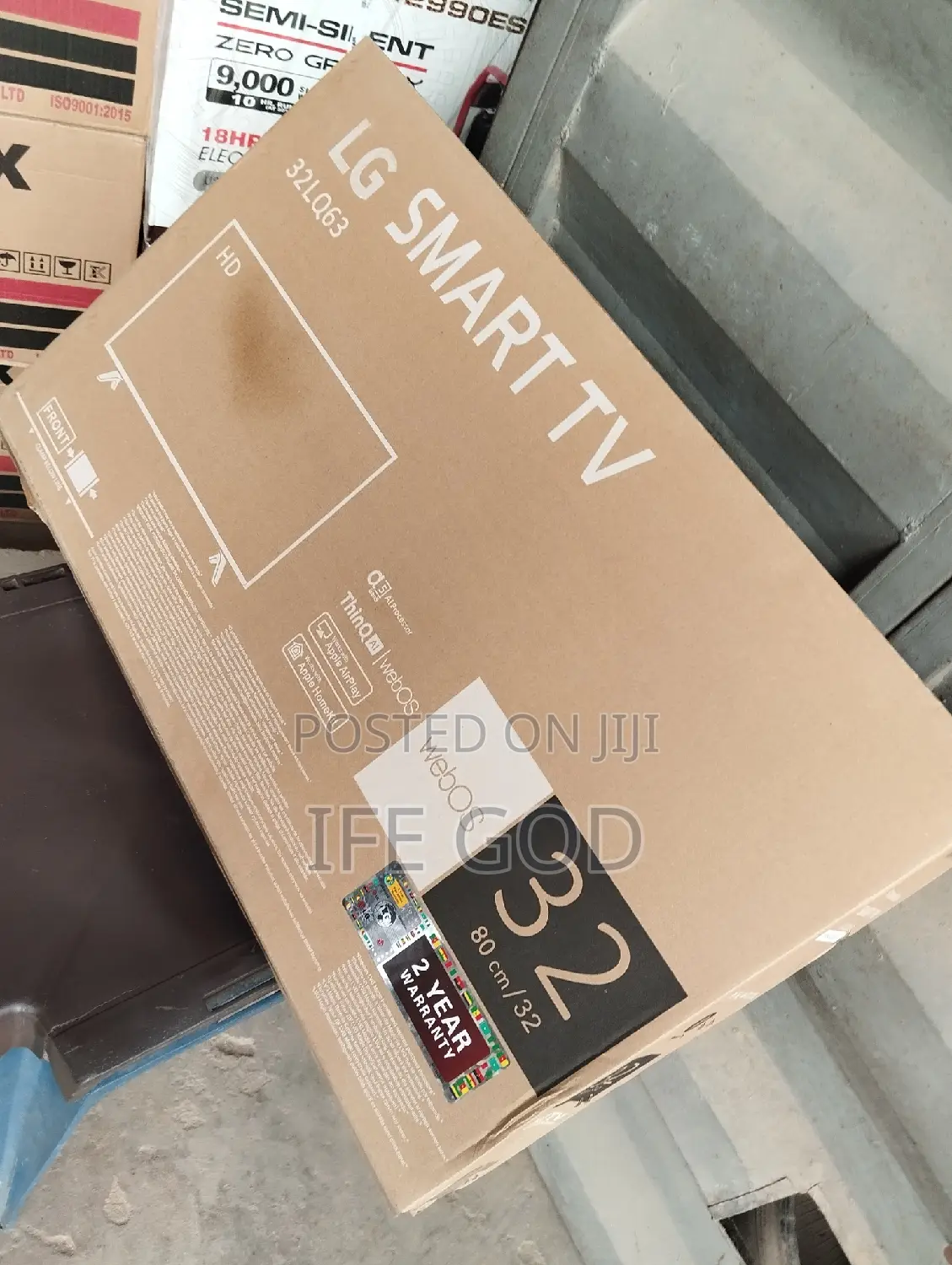 New LG 32inches Smart TV LED Youtube HDMI USB Etc