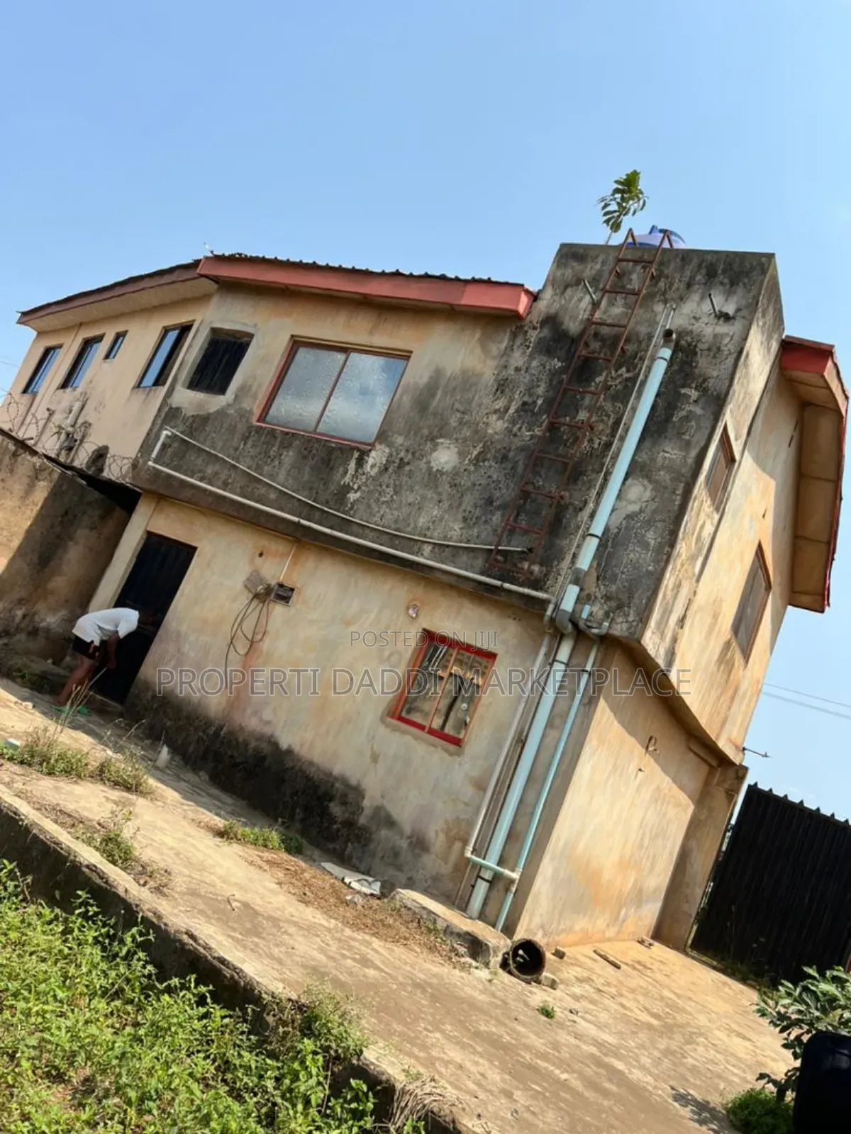 Commercial Building for Sale
