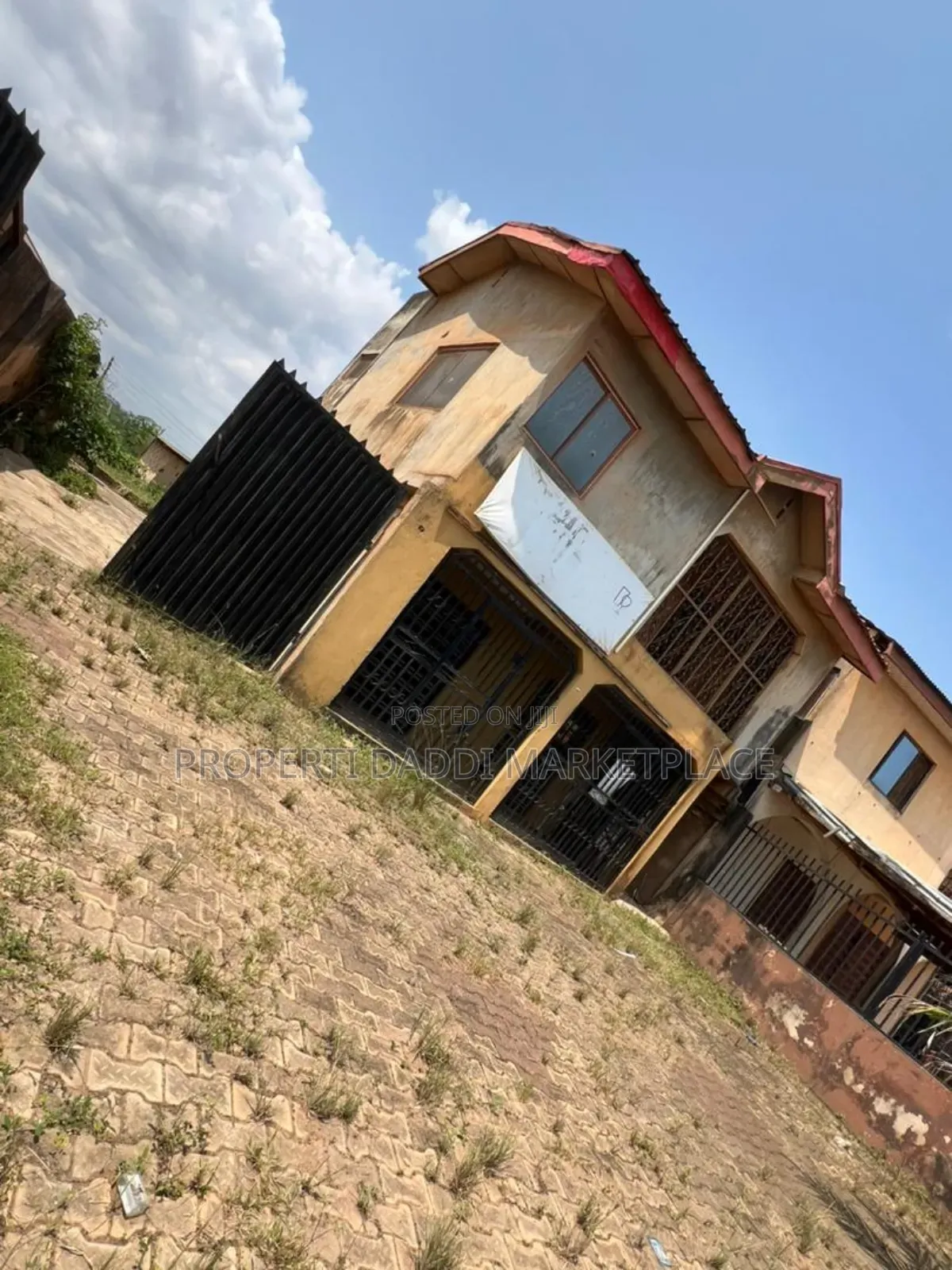 Commercial Building for Sale