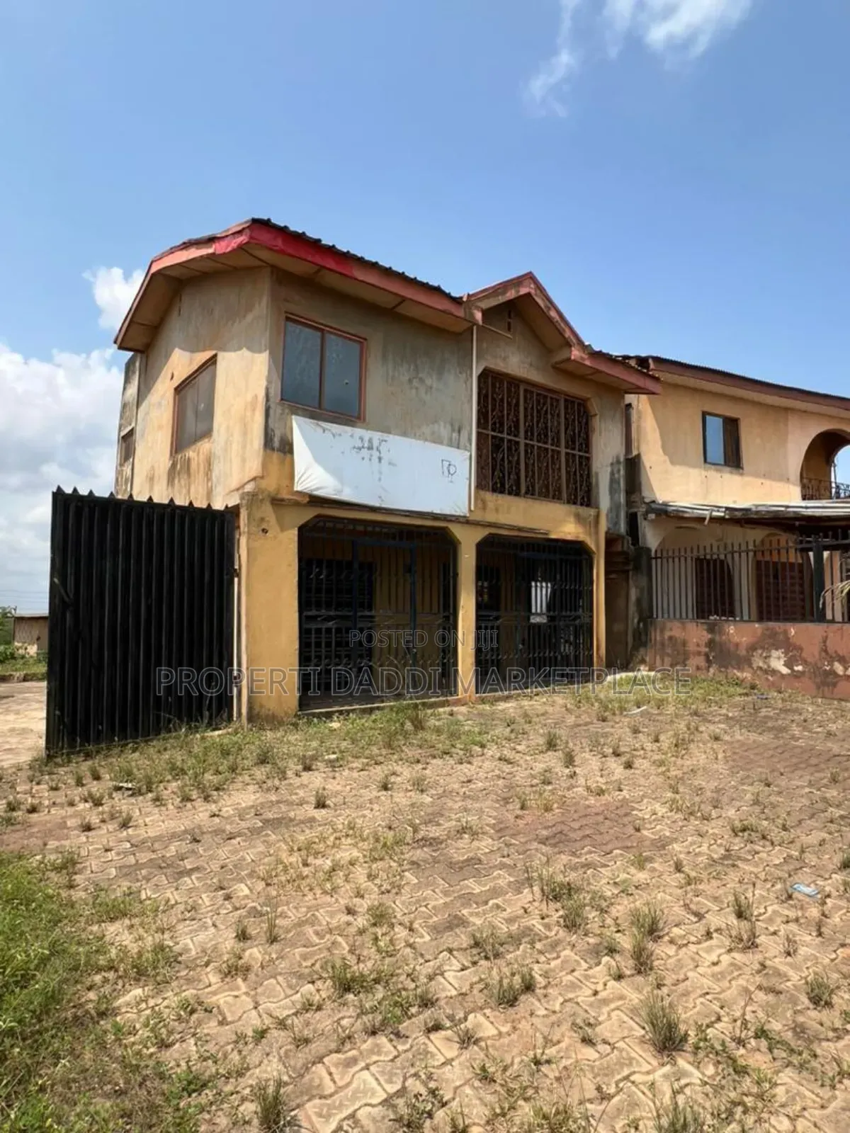 Commercial Building for Sale