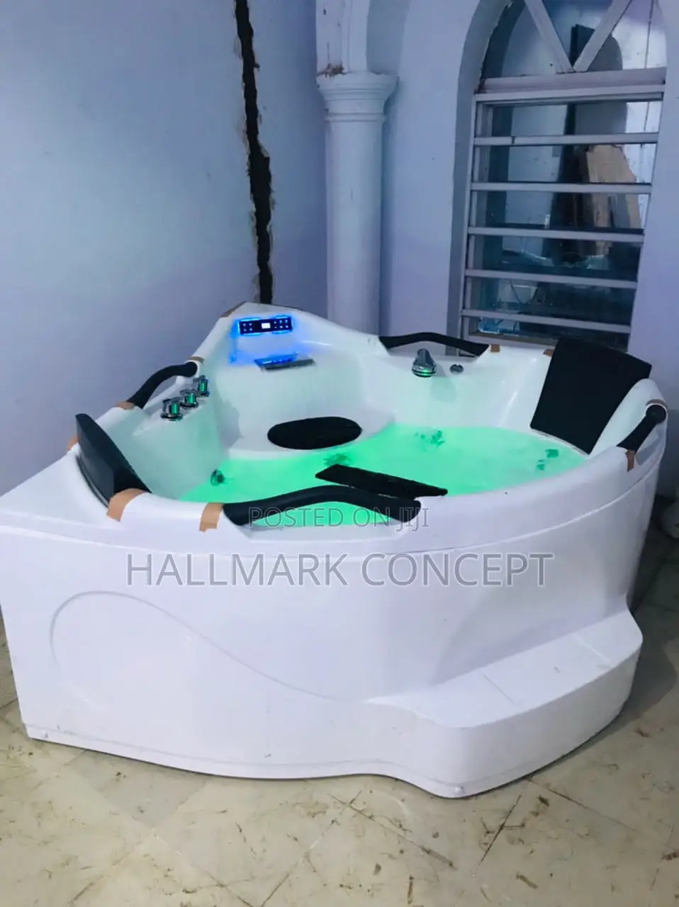 150x150 Luxury Jacuzzi Bath Tub