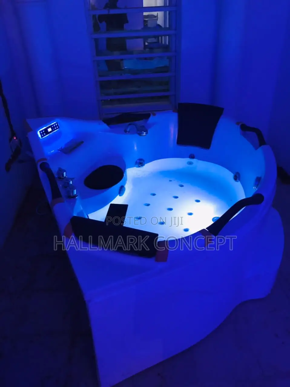 150x150 Luxury Jacuzzi Bath Tub