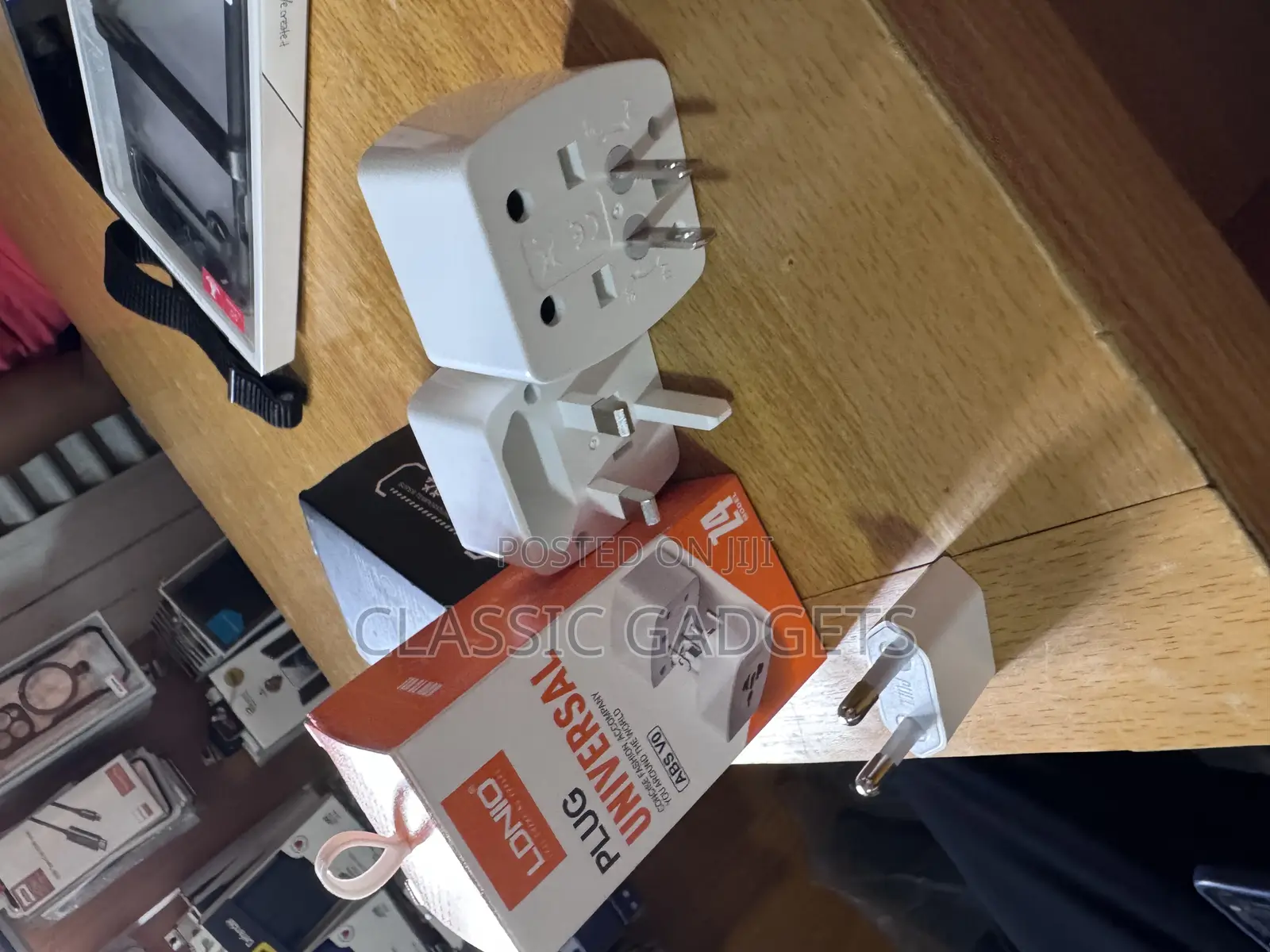 LDNIO Universal Travel Adapter EU US AU UK Plug Type