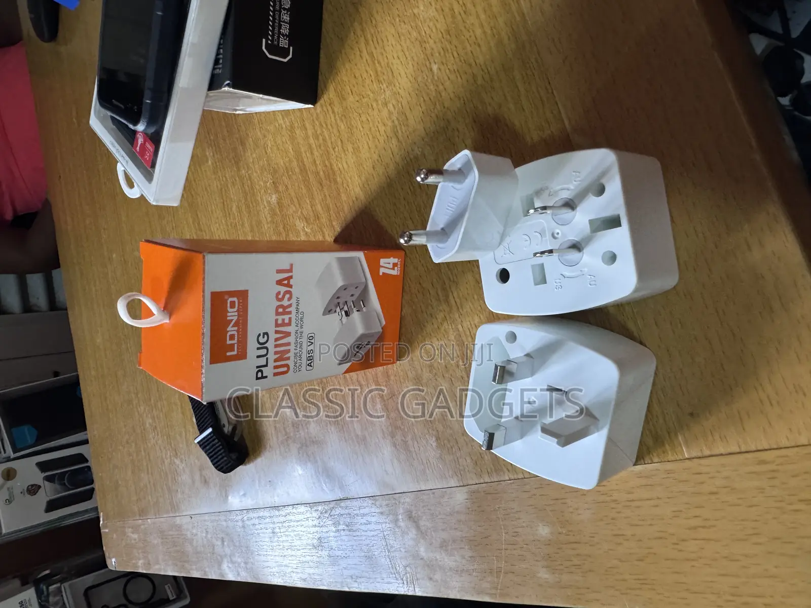 LDNIO Universal Travel Adapter EU US AU UK Plug Type