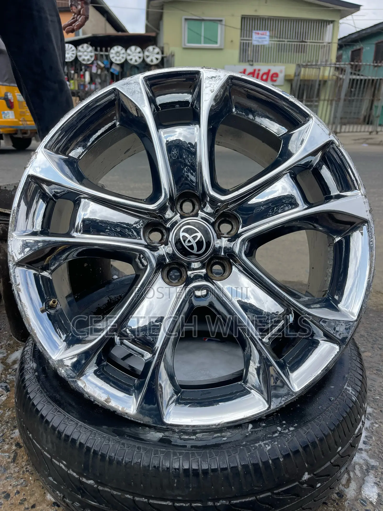 18 Inch Factory Chrome