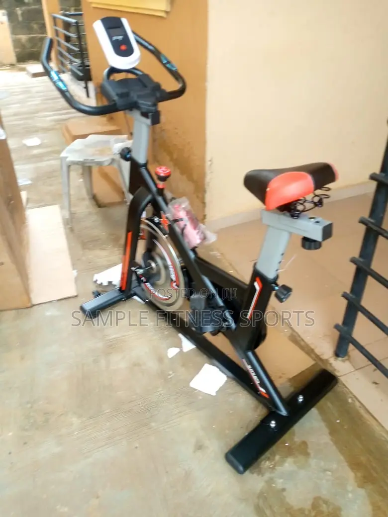 New Sports Standard Flywheel Spinning Bike