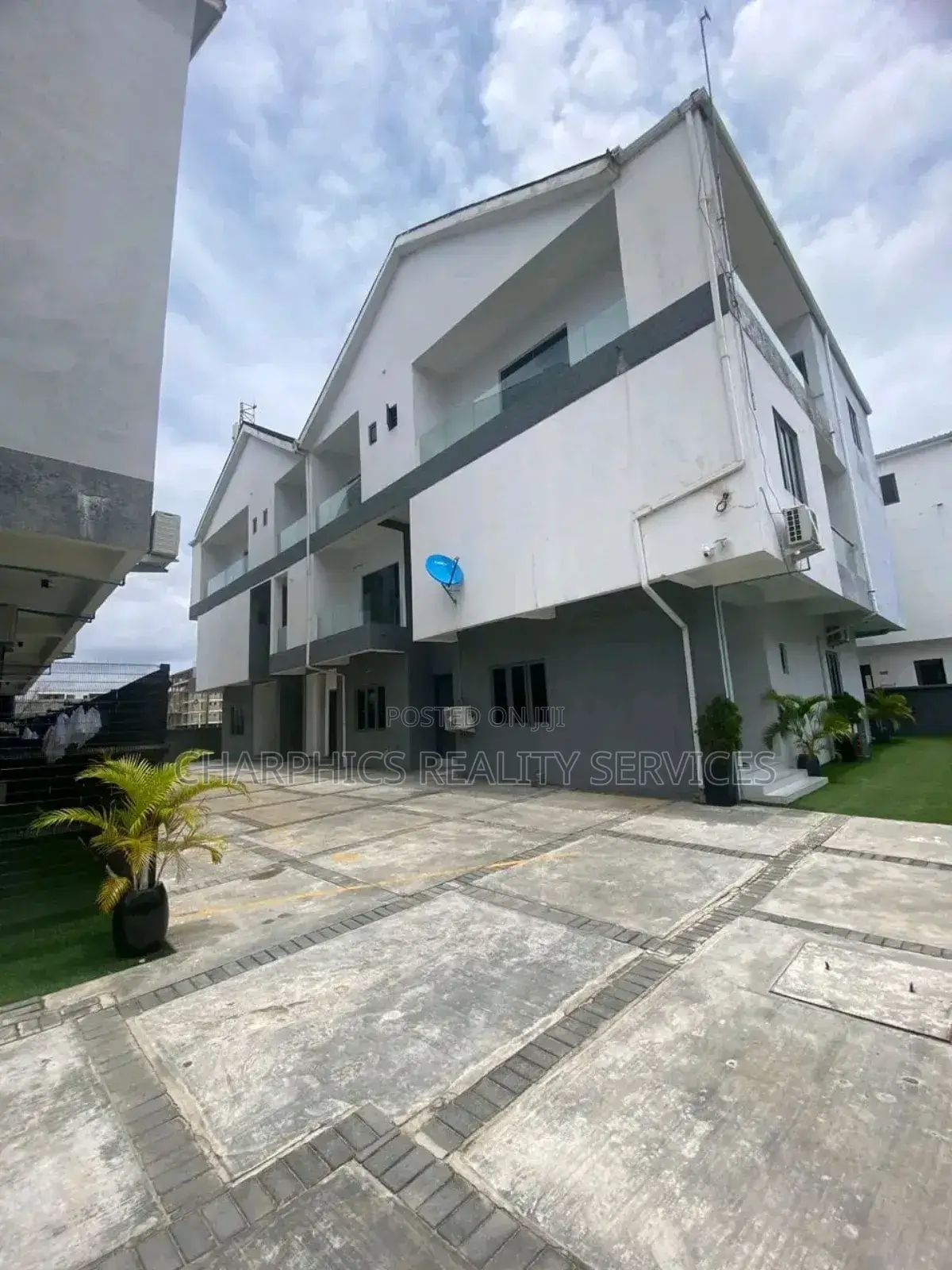 3bdrm Apartment in Ikate for sale