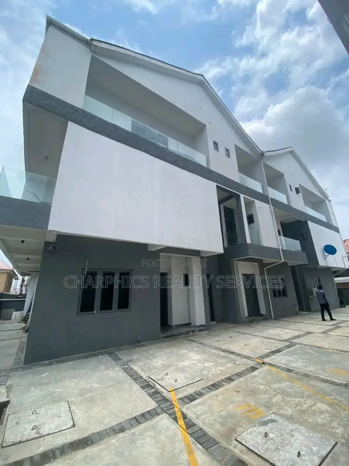 3bdrm Apartment in Ikate for sale