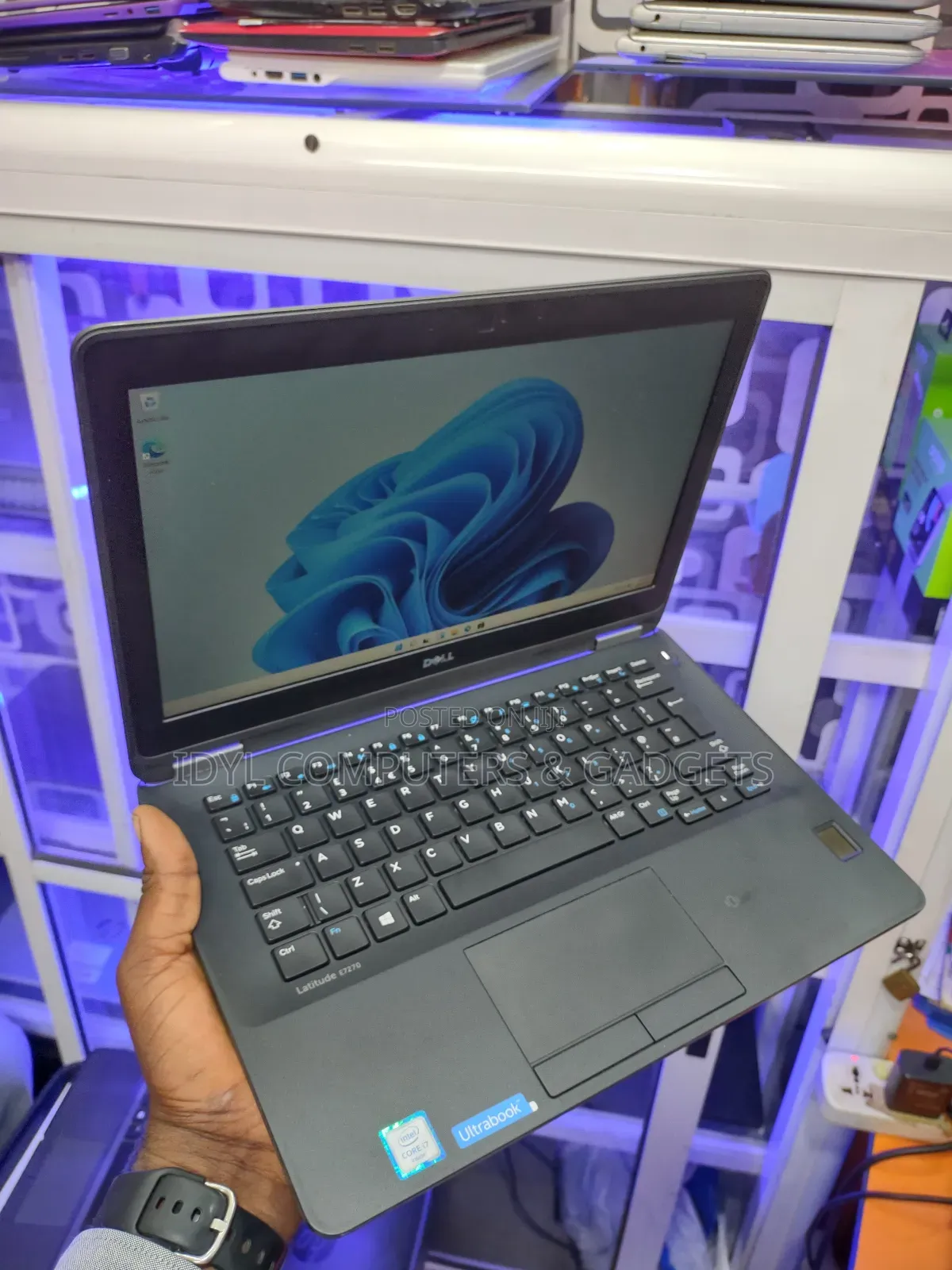 Laptop Dell Latitude 12 E7270 12GB Intel Core I7 SSD 256GB