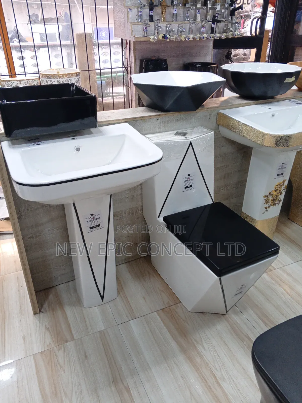 White and Black Wc