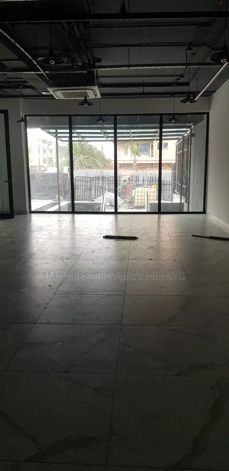 Restaurant Space,In a Good Location for Rent at Vi