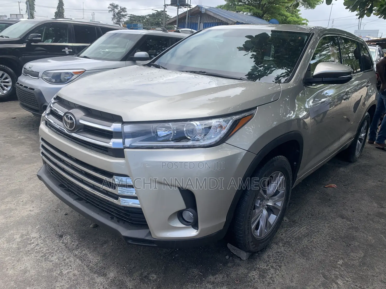 Toyota Highlander LE 4x4 V6 (3.5L 6cyl 8A) 2017 Gray