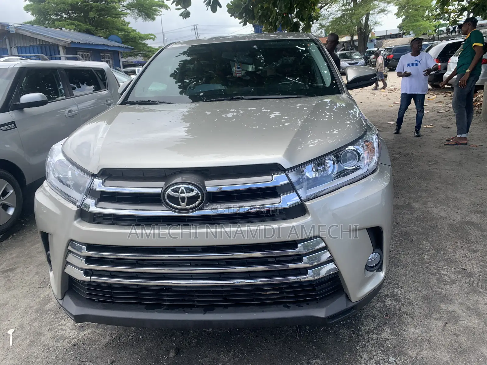 Toyota Highlander LE 4x4 V6 (3.5L 6cyl 8A) 2017 Gray