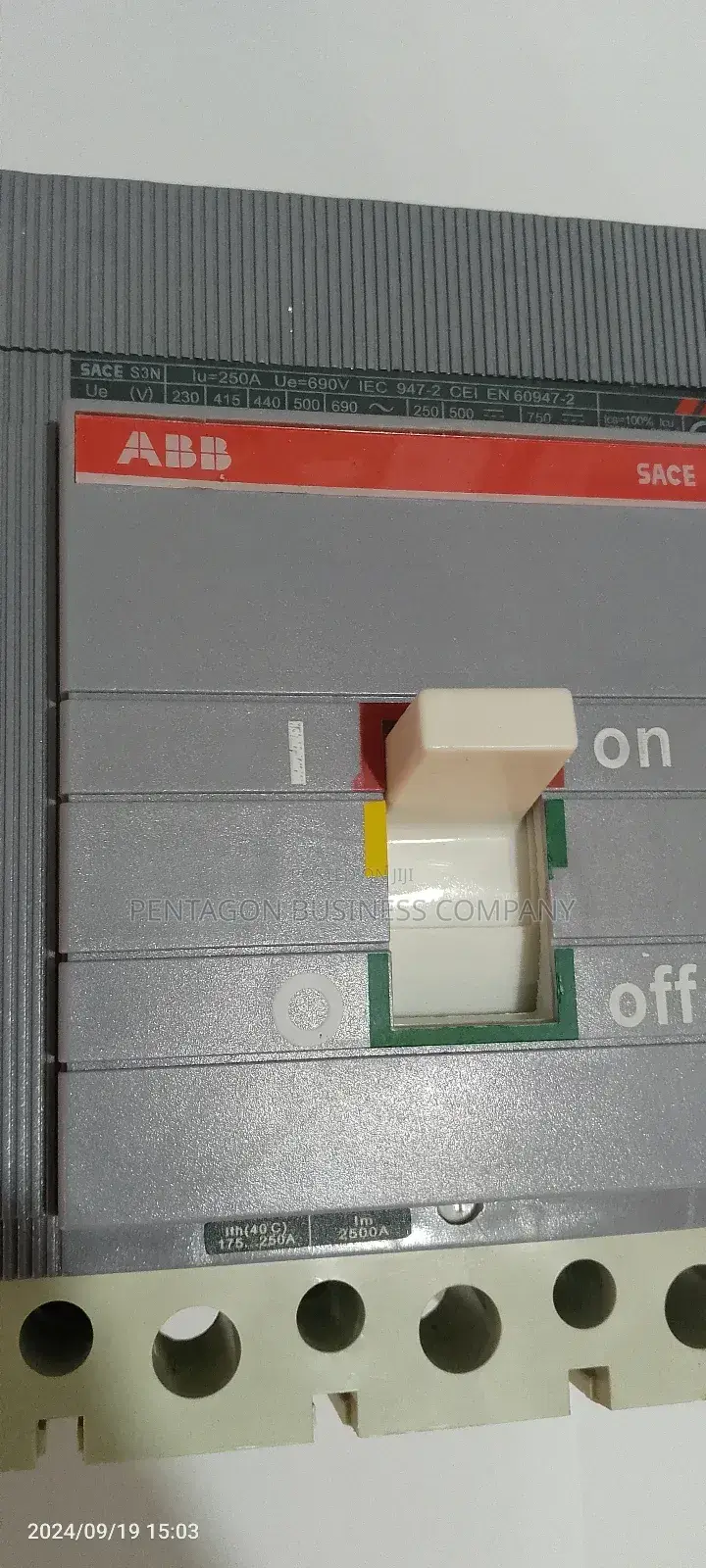 250A 4pole Abb Isomax Breaker