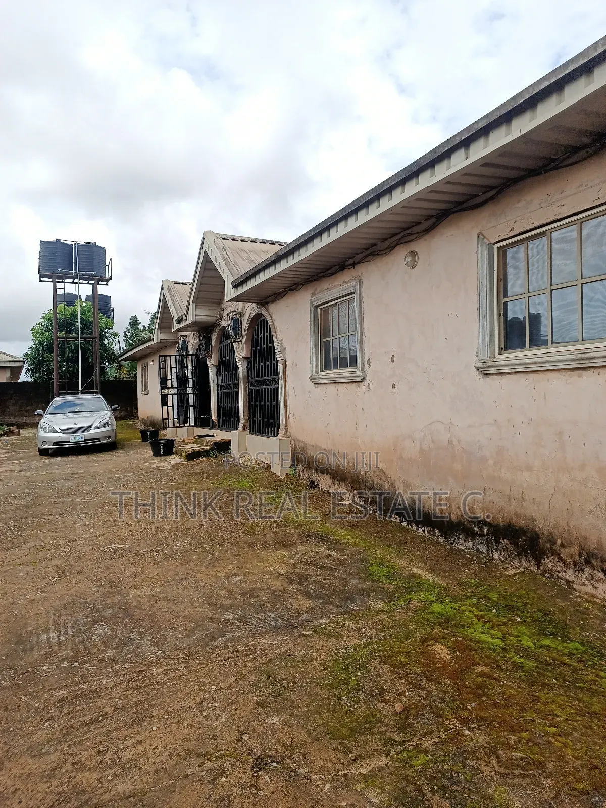 3bdrm Block of Flats in Isihor,Benin City for sale