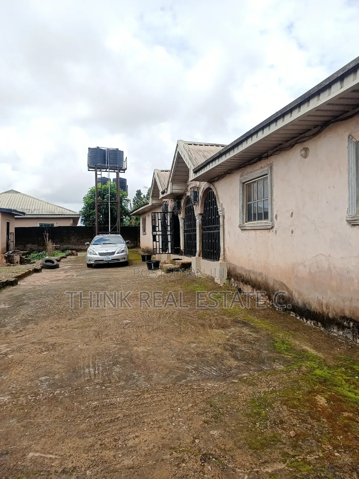 3bdrm Block of Flats in Isihor,Benin City for sale