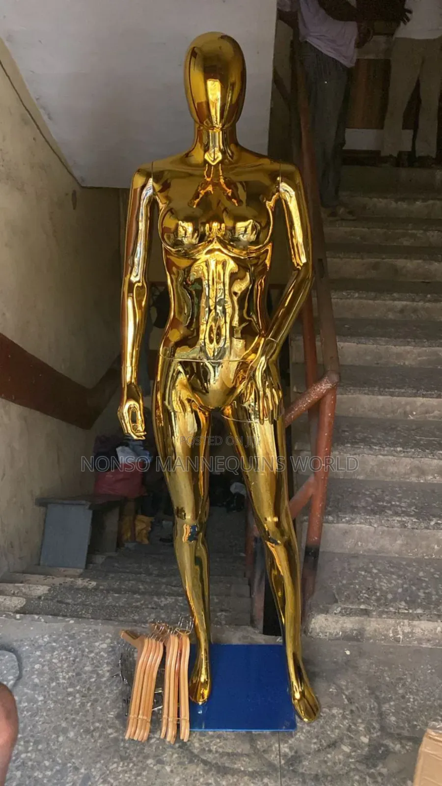 Female Size 10 Yellow Gold Display Mannequin
