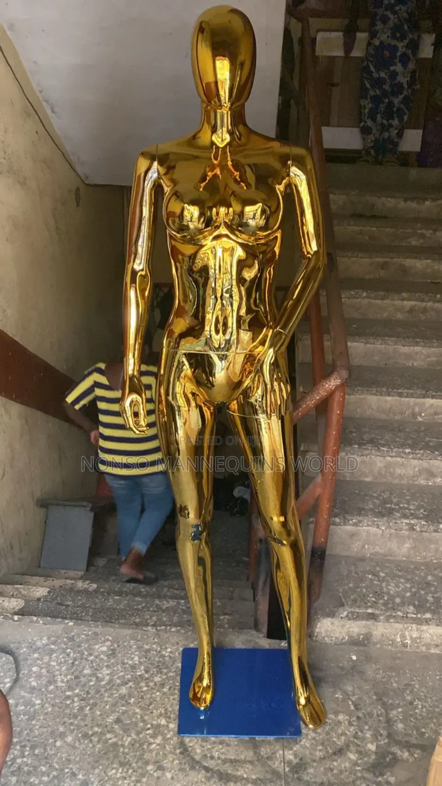 Female Size 10 Yellow Gold Display Mannequin