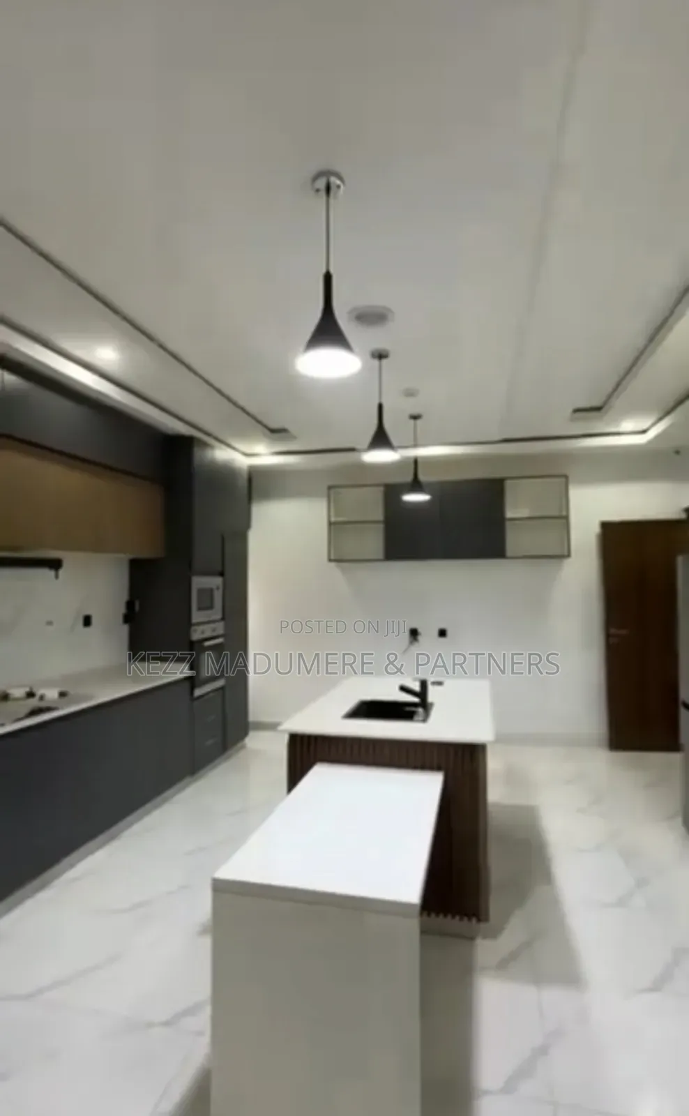 6bdrm Duplex in Apo Resettlement , for sale