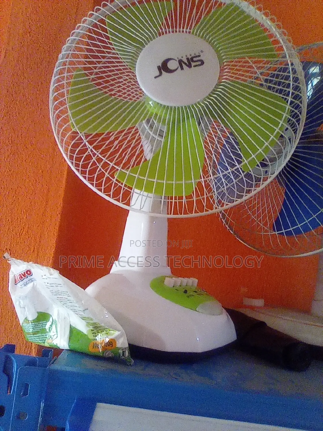 Solar Energy Table Fan With Light and Bulbs