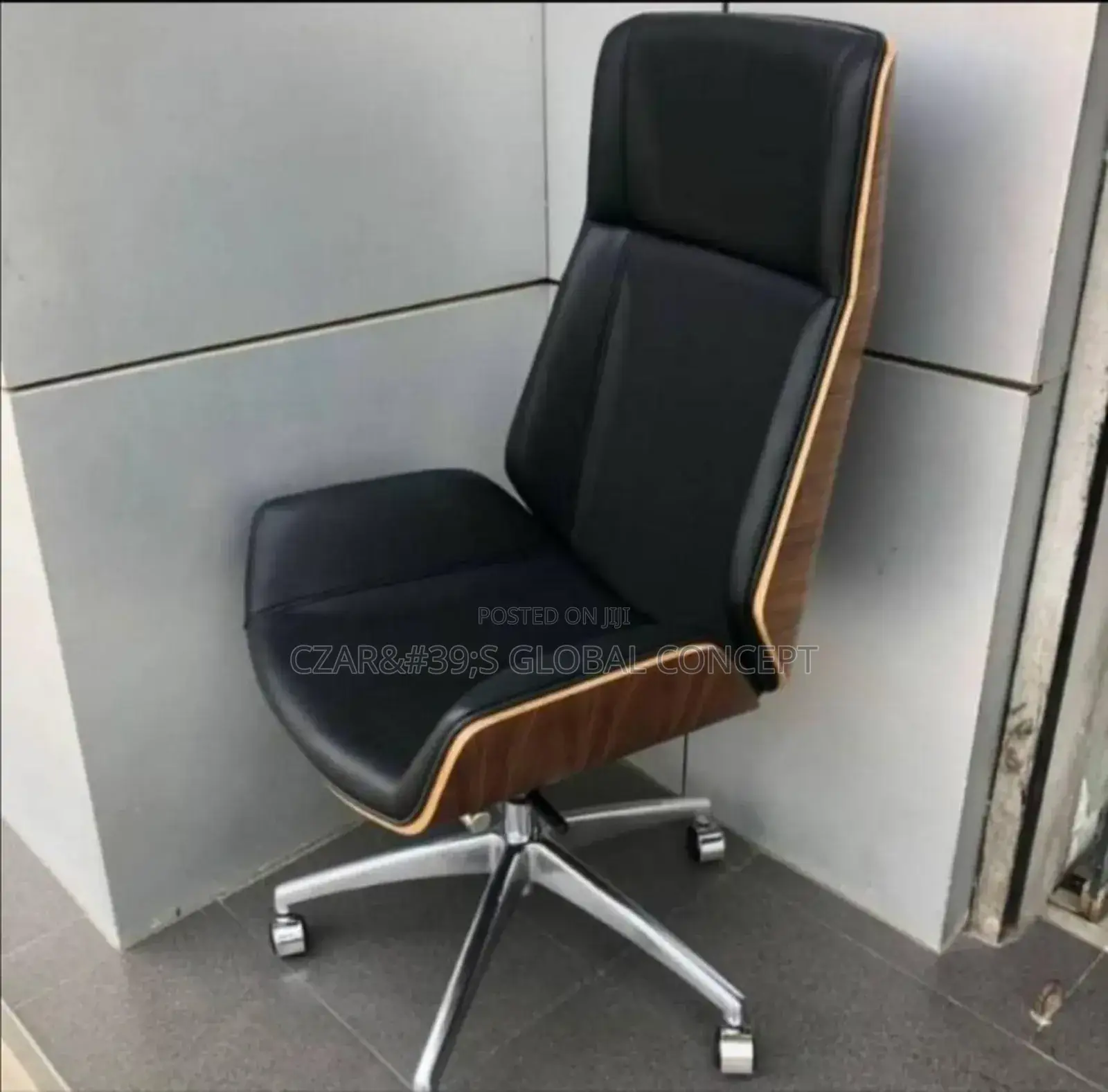 Quality Office Chair With Wooden Back