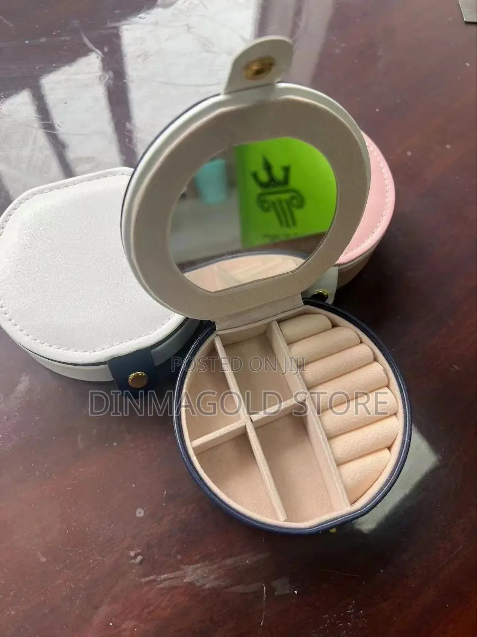 Jewelry Box Holder