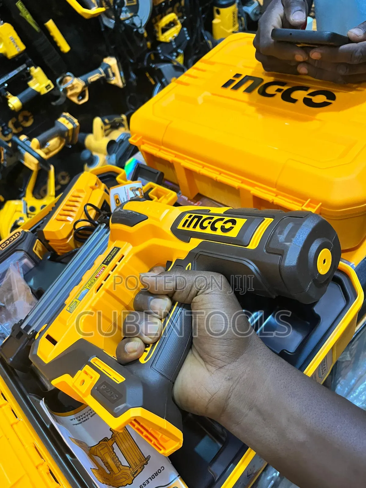 F50 Cordless Nailer / Battery Nail Gun