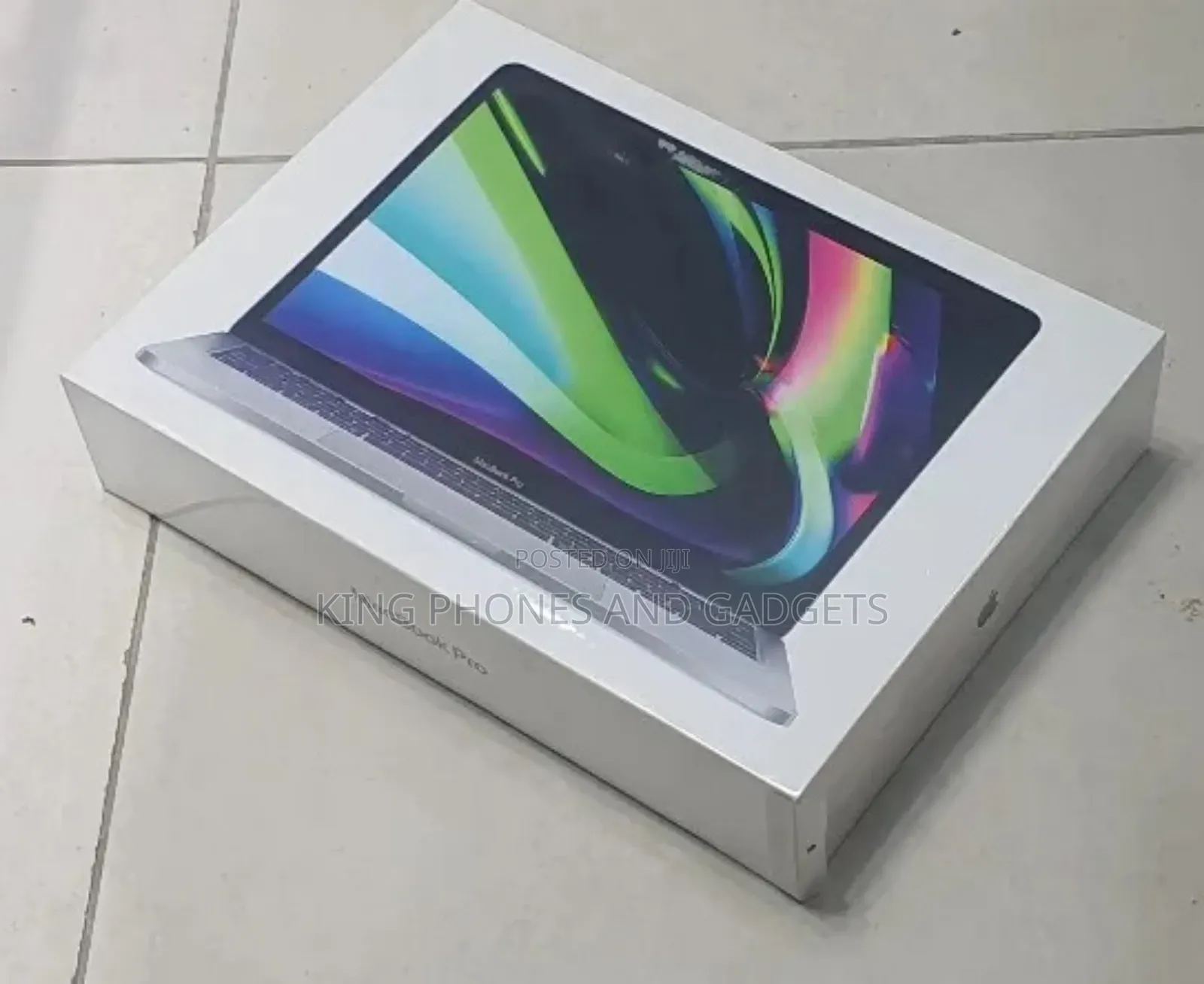 New Laptop Apple MacBook Pro 2022 M2 16GB Apple M2 SSD 512GB